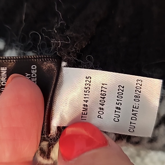 EUC Torrid size 0 houndstooth cropped cardigan sweater - Picture 9 of 9